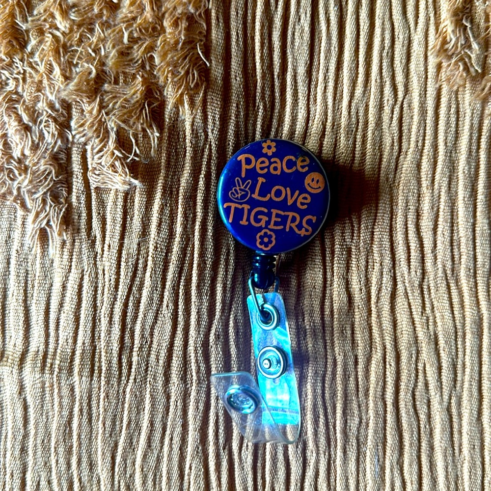 Auburn tigers name badge